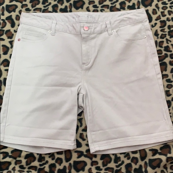 Michael Kors Pants - Michael Kors off white pocketed shorts